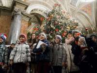  Csaknem 1500 hátrányos helyzetű gyerek láthatta az Operaház Kiskarácsony című előadását